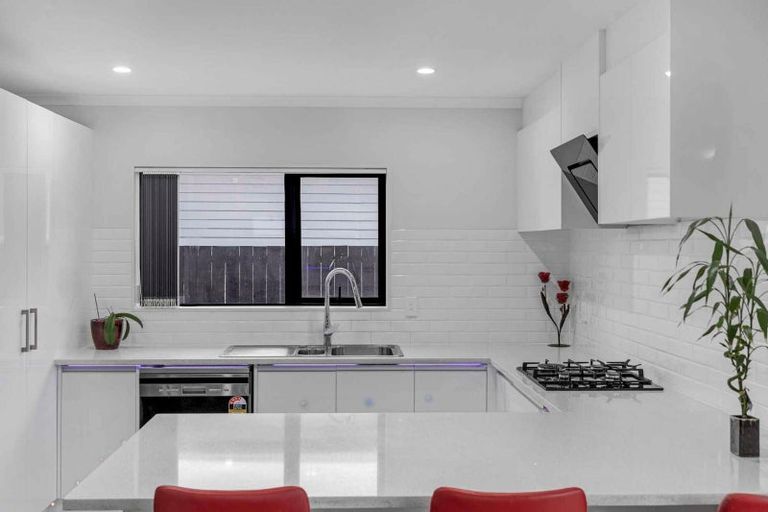 Photo of property in 14a Harrow Place, Manurewa, Auckland, 2102