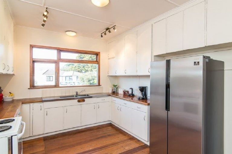 Photo of property in 111 Arawhata Road, Paraparaumu, 5032