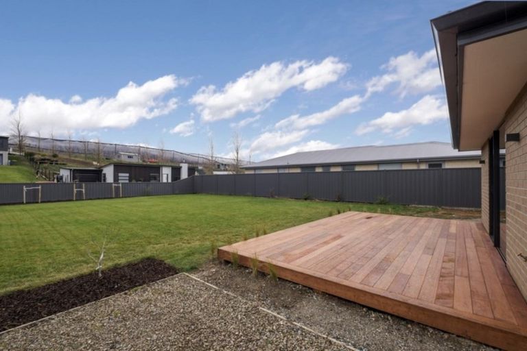 Photo of property in 78 Stratford Drive, Mount Pisa, Cromwell, 9383