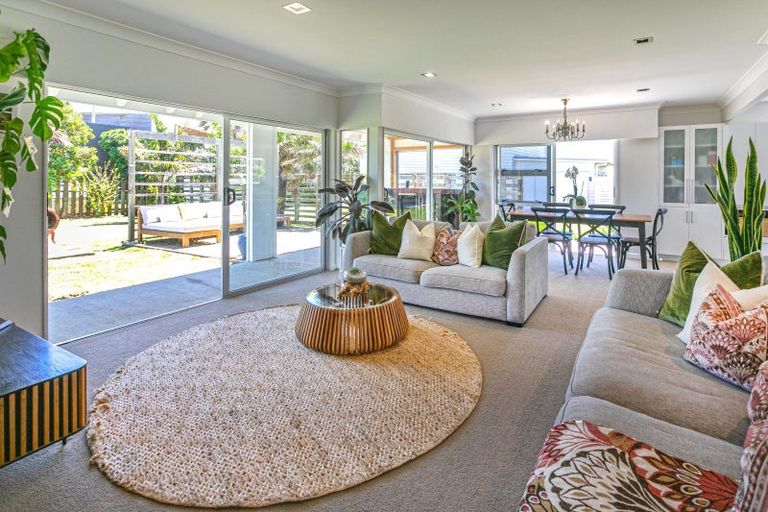 Photo of property in 15 Moray Place, Whiritoa, Whangamata, 3691