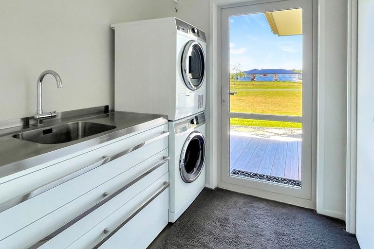 Photo of property in 8 Maison Way, Rangatira Park, Taupo, 3330