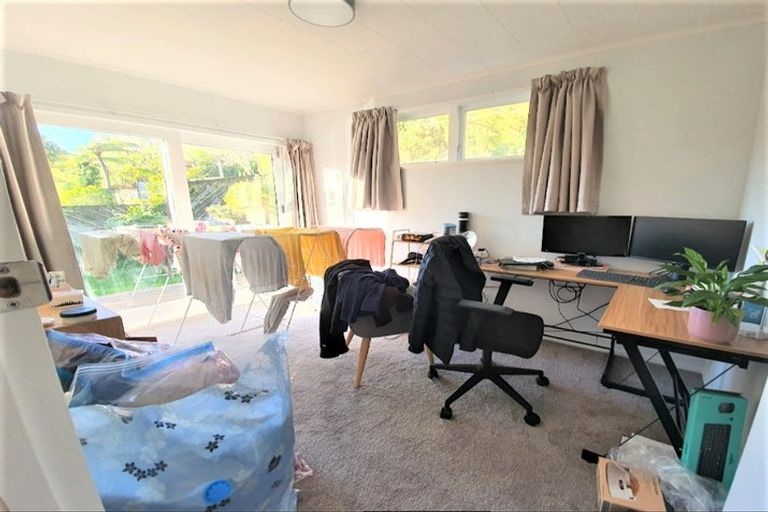 Photo of property in 25 Lord Street, Stokes Valley, Lower Hutt, 5019