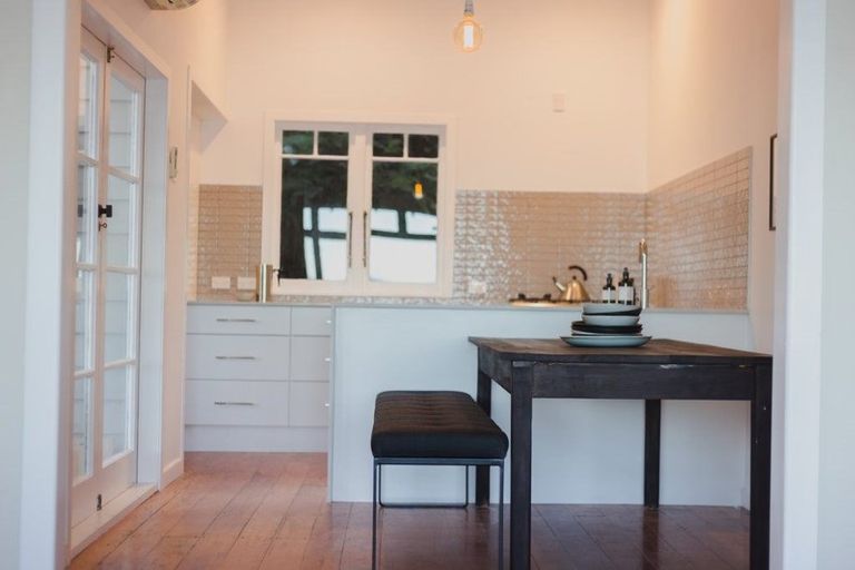Photo of property in 112 Queen Street, Northcote Point, Auckland, 0627