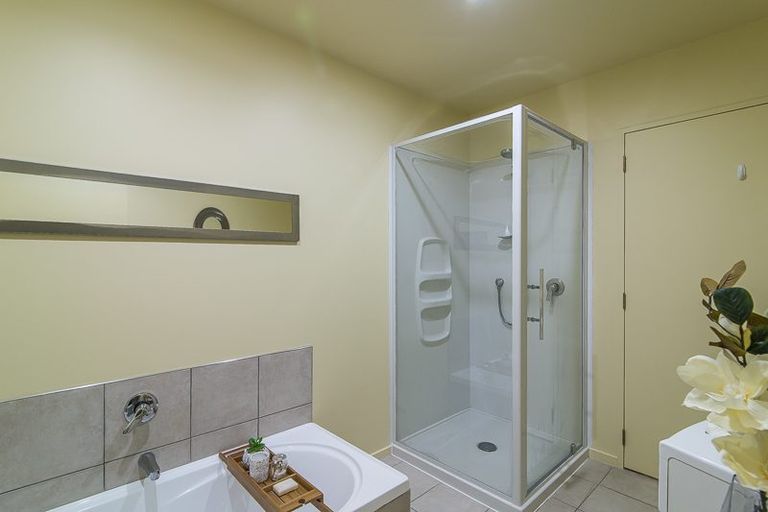 Photo of property in 3/19 Onslow Road, Khandallah, Wellington, 6035