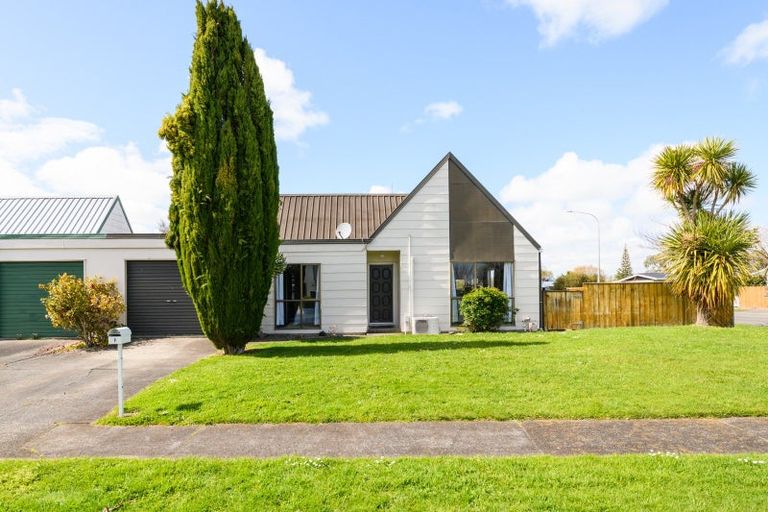 Photo of property in 9 Denver Place, Milson, Palmerston North, 4414
