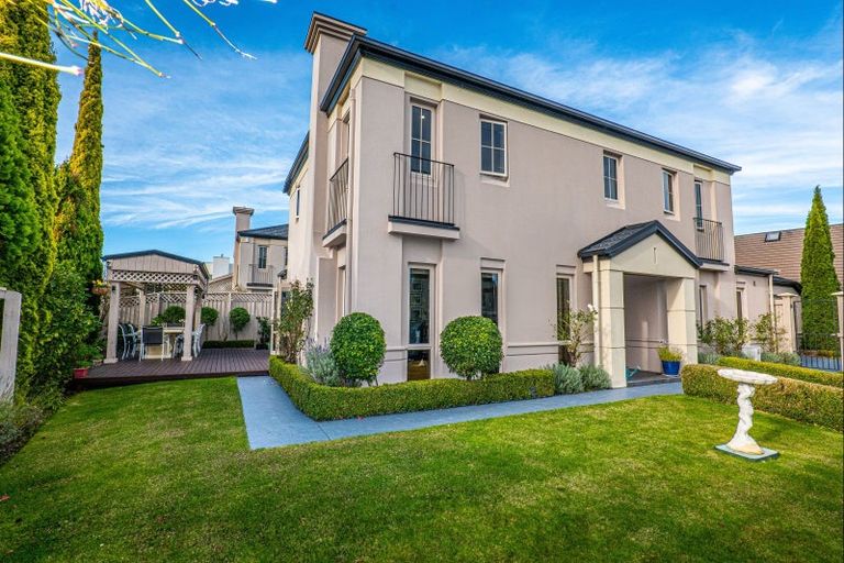 Photo of property in 12 Chateau Drive, Burnside, Christchurch, 8053