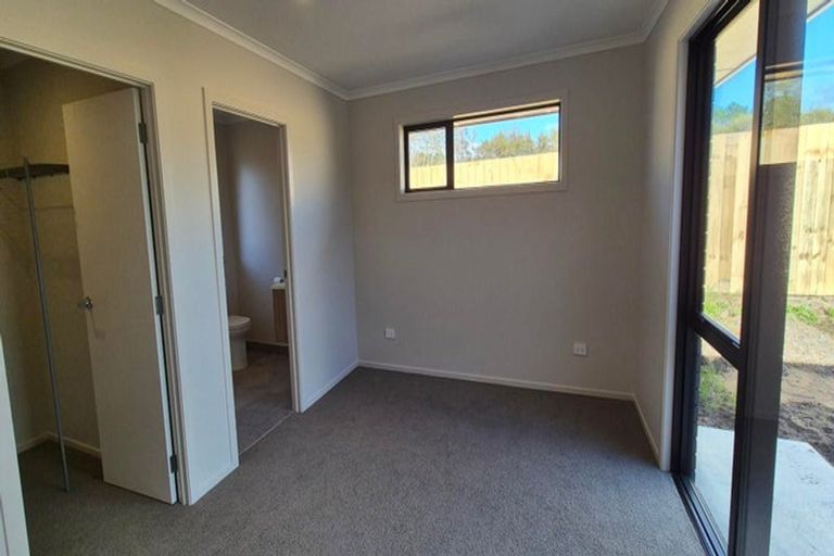 Photo of property in 43 Te Taniwha Road, One Tree Point, 0118