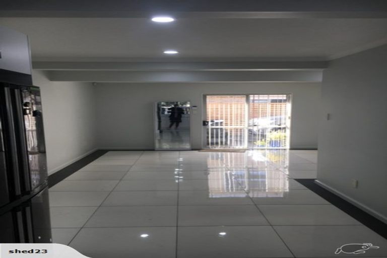 Photo of property in 112 Settlement Road, Papakura, 2110