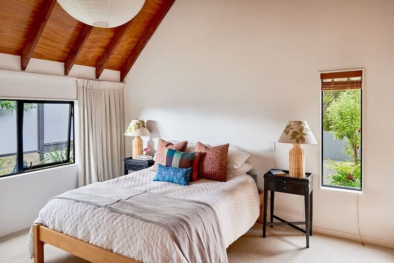 Photo of property in 85 Muritai Road, Eastbourne, Lower Hutt, 5013