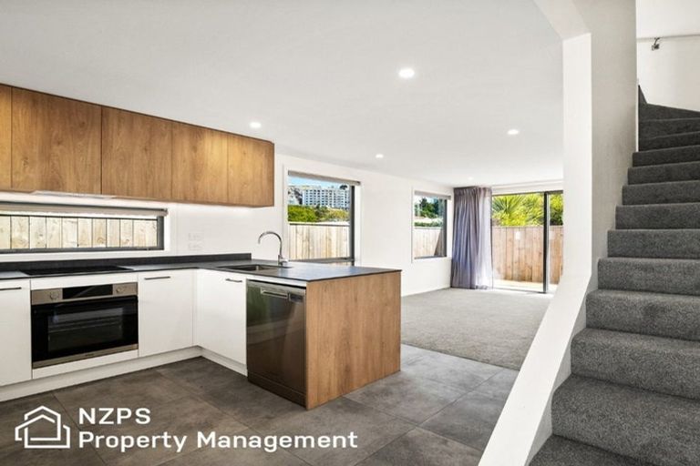 Photo of property in 2/208 Surrey Street, Saint Clair, Dunedin, 9012