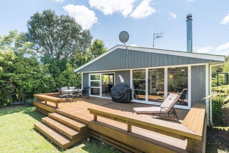 Photo of property in 17 Swansea Street, Hokowhitu, Palmerston North, 4410