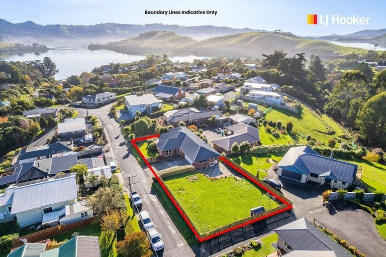 Photo of property in 37 Seaton Road, Portobello, Dunedin, 9014