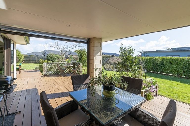 Photo of property in 10 Gladys Place, Levin, 5510