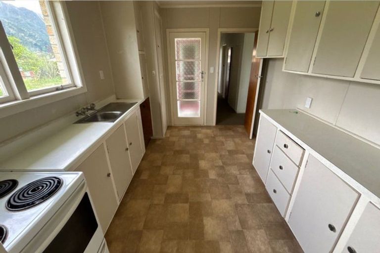 Photo of property in 28 Follis Street, Te Aroha, 3320