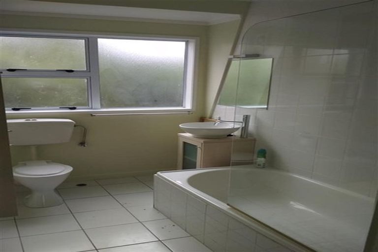 Photo of property in 62a Churton Drive, Churton Park, Wellington, 6037