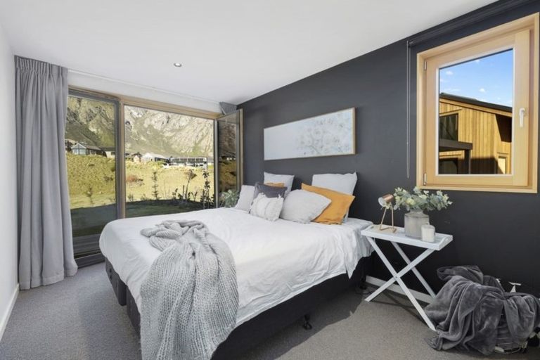 Photo of property in 18 Falconer Rise, Jacks Point, Queenstown, 9371