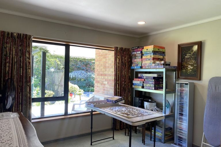 Photo of property in 19 Kew Road, Westport, 7825