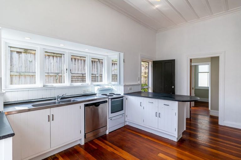 Photo of property in 63 Palmerston Road, Birkenhead, Auckland, 0626