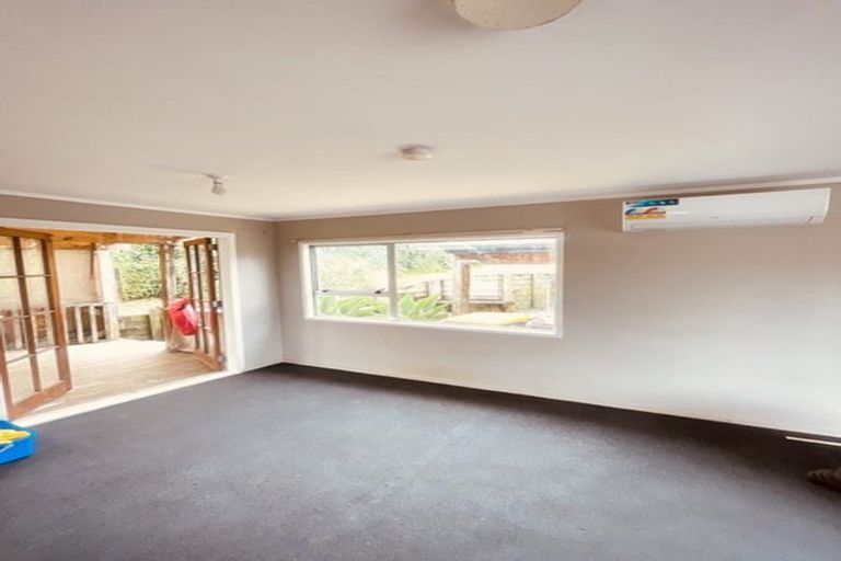 Photo of property in 16b Cedar Heights Avenue, Massey, Auckland, 0614