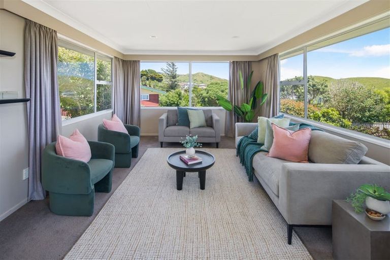 Photo of property in 27 Lomita Road, Johnsonville, Wellington, 6037