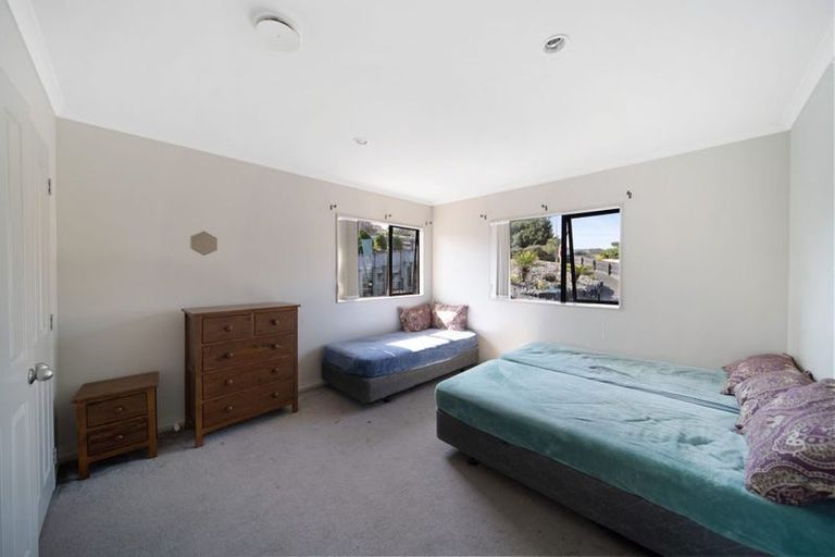 Photo of property in 20 Fairchild Avenue, Goodwood Heights, Auckland, 2105