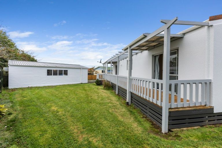 Photo of property in 18 Nikau Street, Inglewood, 4330