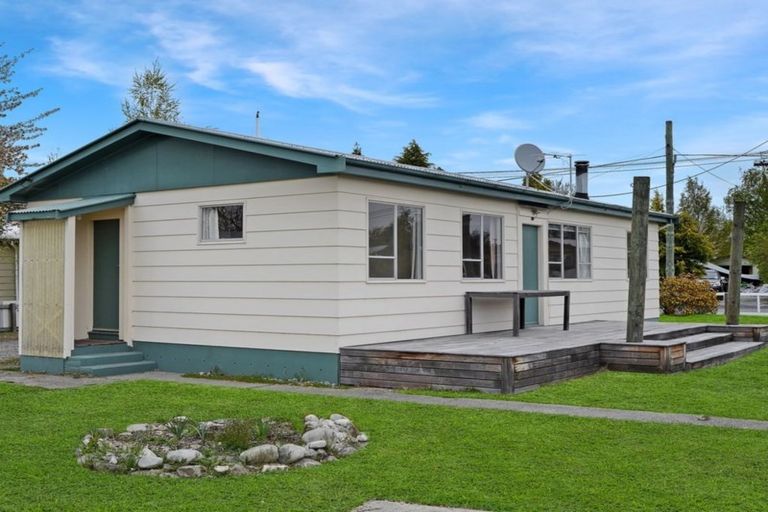 Photo of property in 40 Godley Street, Twizel, 7901