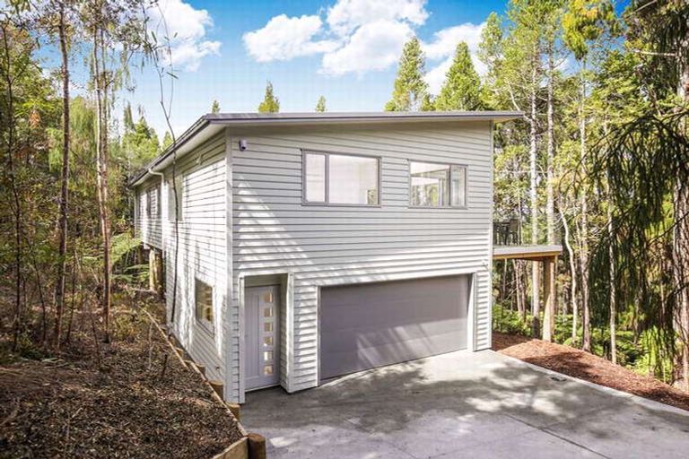 Photo of property in 175a Laingholm Drive, Laingholm, Auckland, 0604