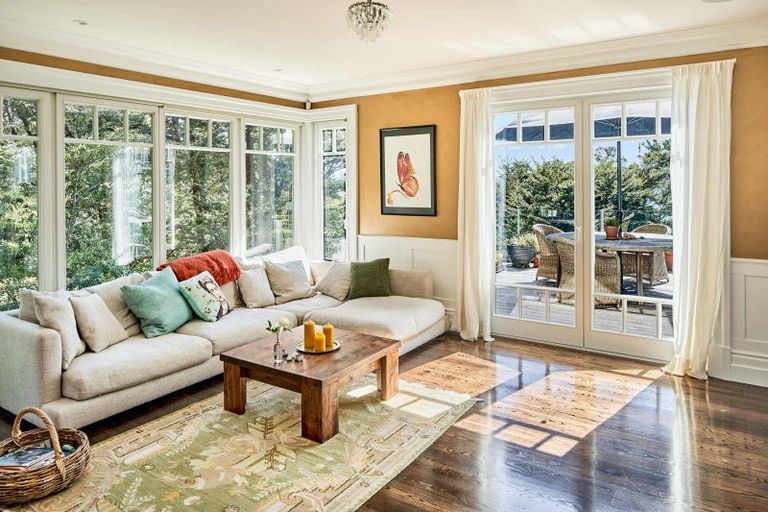 Photo of property in 18 Huia Road, Days Bay, Lower Hutt, 5013