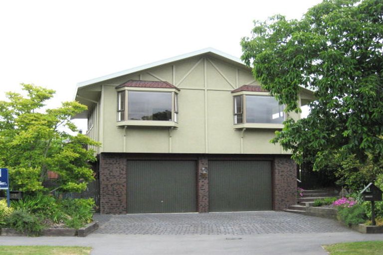 Photo of property in 27 Hawkswood Place, Avonhead, Christchurch, 8042