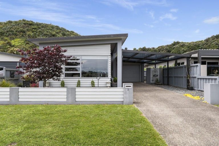 Photo of property in 21 Lakeview Quay, Pyes Pa, Tauranga, 3112