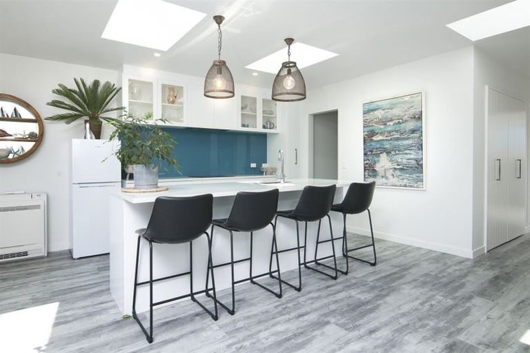 Photo of property in 3 Surrey Street, Picton, 7220