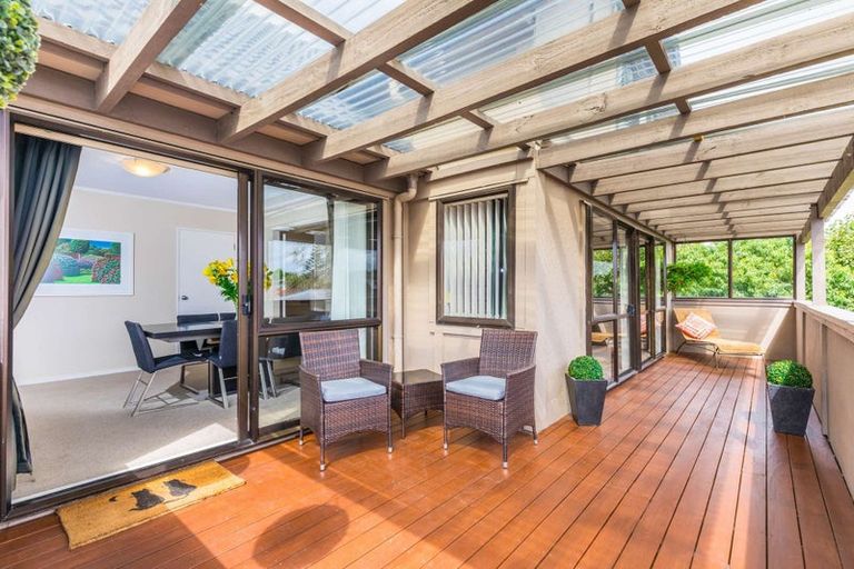 Photo of property in 13 Framalda Place, Conifer Grove, Takanini, 2112