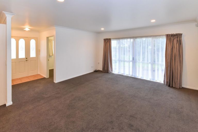 Photo of property in 8a Beach Road, Pahurehure, Papakura, 2113