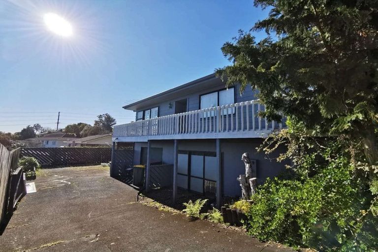 Photo of property in 3 Meadowood Drive, Unsworth Heights, Auckland, 0632