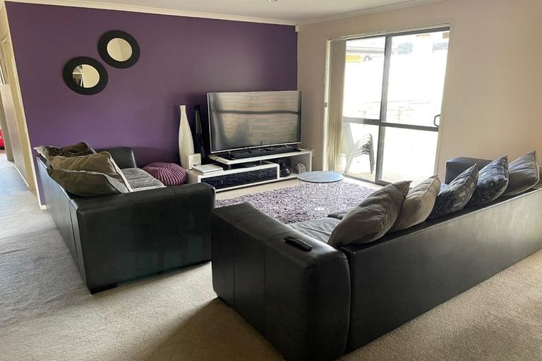 Photo of property in 9 Kumar Place, The Gardens, Auckland, 2105