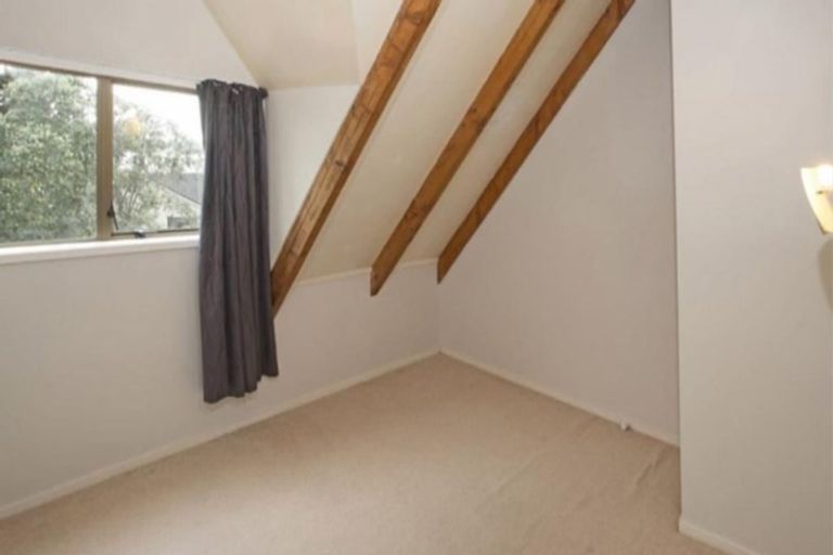 Photo of property in 30 Venus Place, Half Moon Bay, Auckland, 2012