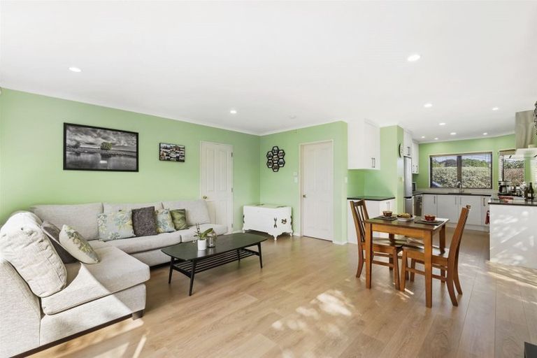 Photo of property in 6/102 Greenhithe Road, Greenhithe, Auckland, 0632