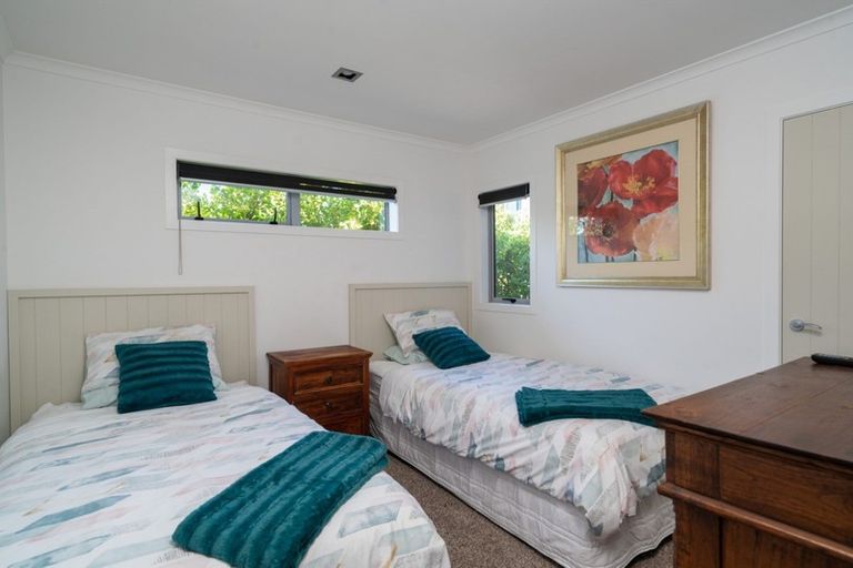 Photo of property in 35 Magnolia Rise, Waipahihi, Taupo, 3330