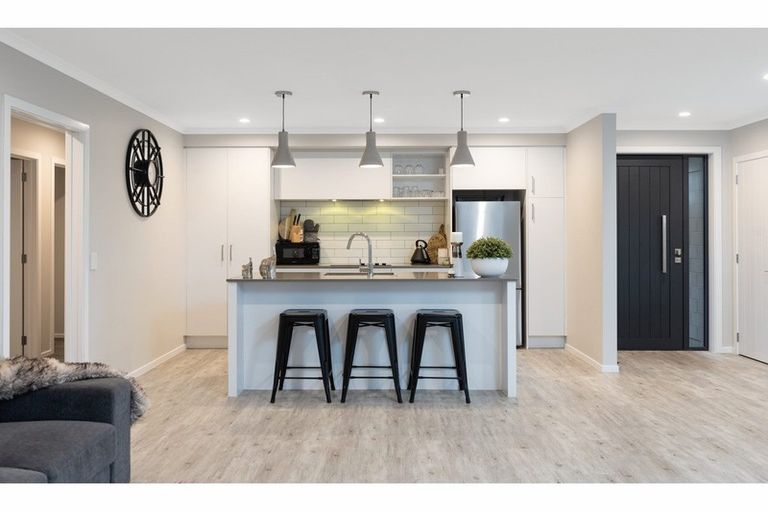 Photo of property in 2 Moira Close, Welcome Bay, Tauranga, 3175