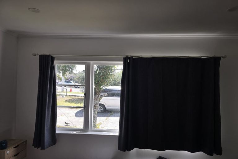 Photo of property in 25 Archibald Road, Kelston, Auckland, 0602