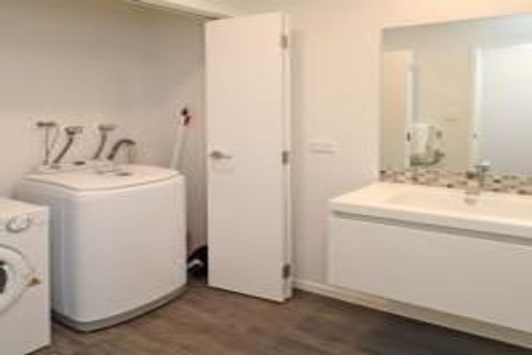 Photo of property in 6/5 Jones Crescent, Melville, Hamilton, 3206