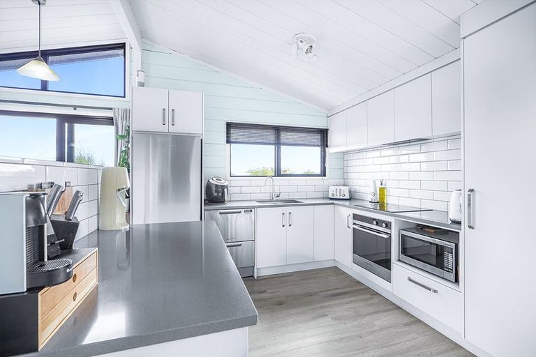 Photo of property in 25a Pohutukawa Drive, Pukete, Hamilton, 3200