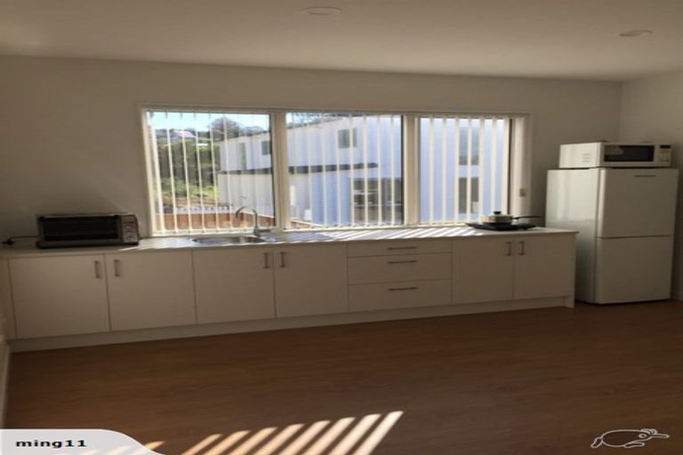 Photo of property in 24 Para Close, Fairview Heights, Auckland, 0632