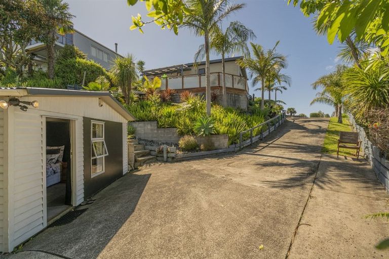 Photo of property in 2 Ridge Road, Tairua, 3508