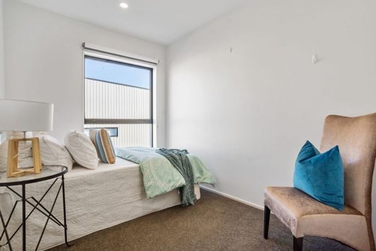 Photo of property in 27 Lili Chen Way, Mangere Bridge, Auckland, 2022