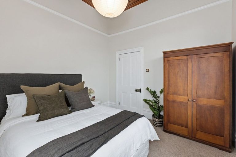 Photo of property in 12 Faraday Street, Hospital Hill, Napier, 4110