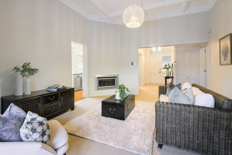 Photo of property in 256 Lake Road, Hauraki, Auckland, 0622