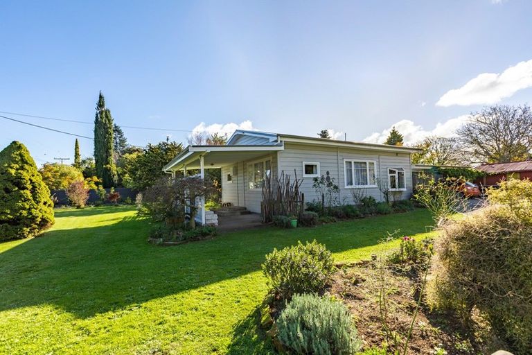 Photo of property in 14 Owen Street, Tikokino, Waipawa, 4273