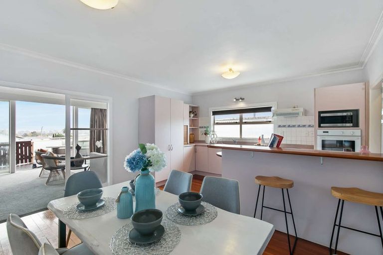 Photo of property in 32 Lewis Road, Pakuranga, Auckland, 2010